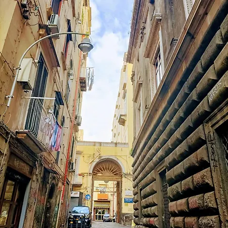 Famme Sta Cuiete Appartamento Napoli Centro-3